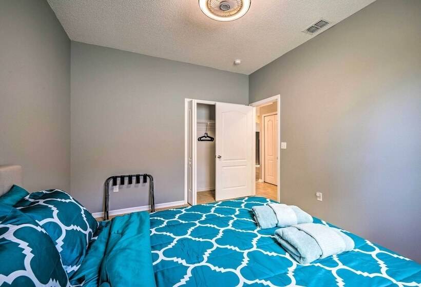 Sunny Clermont Retreat W/ Lanai: 12 Mi To Disney!