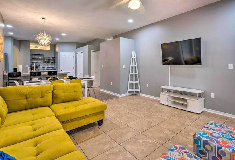 Sunny Clermont Retreat W/ Lanai: 12 Mi To Disney!