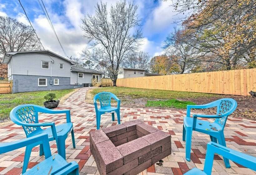 Updated Charlotte Home W/ Yard, Fire Pit!