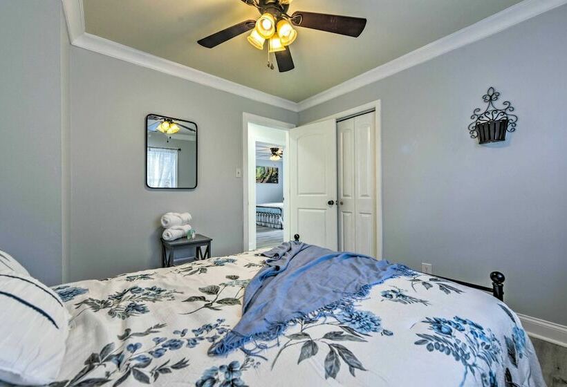 Updated Charlotte Home W/ Yard, Fire Pit!