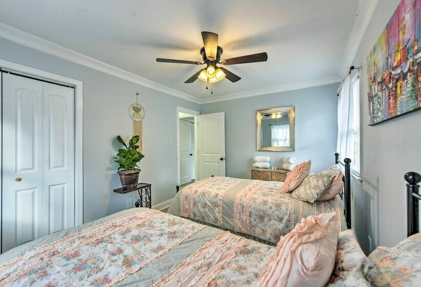 Updated Charlotte Home W/ Yard, Fire Pit!