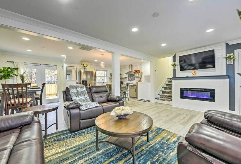 Updated Charlotte Home W/ Yard, Fire Pit!