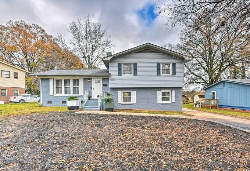 Updated Charlotte Home W/ Yard, Fire Pit!