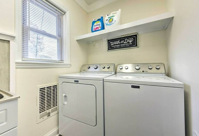 Updated Charlotte Home W/ Yard, Fire Pit!