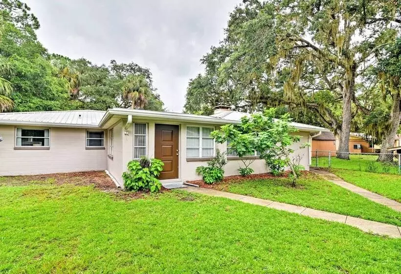 Updated Rustic Yankeetown Home W/ Lanai & Dock