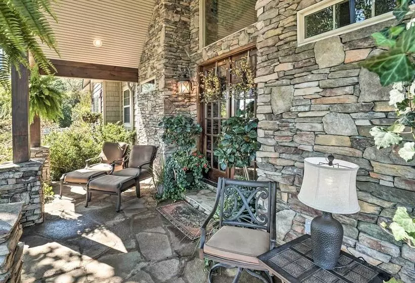 Upscale Mountain Escape W/ View, 10 Mi To Dwtn!