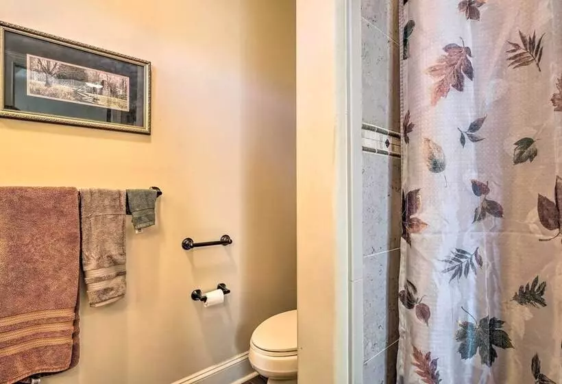 Upscale Mountain Escape W/ View, 10 Mi To Dwtn!
