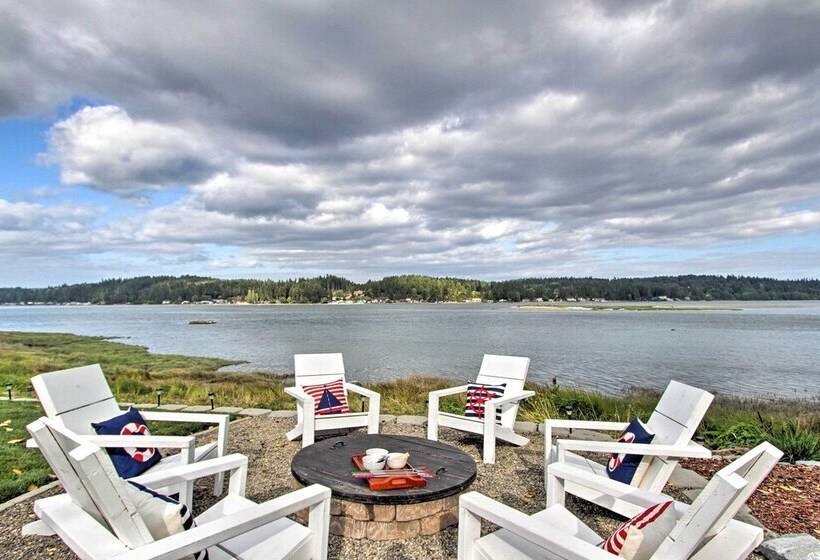 Waterfront Allyn Home With Fire Pit + 2 Kayaks!