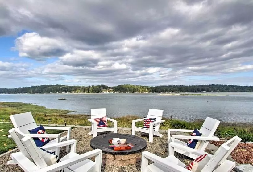 Waterfront Allyn Home With Fire Pit + 2 Kayaks!