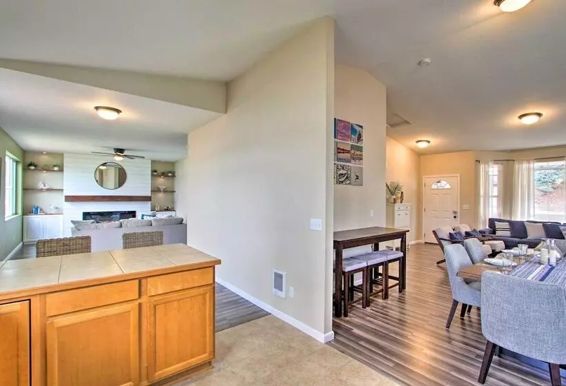 Waterfront Allyn Home With Fire Pit + 2 Kayaks!