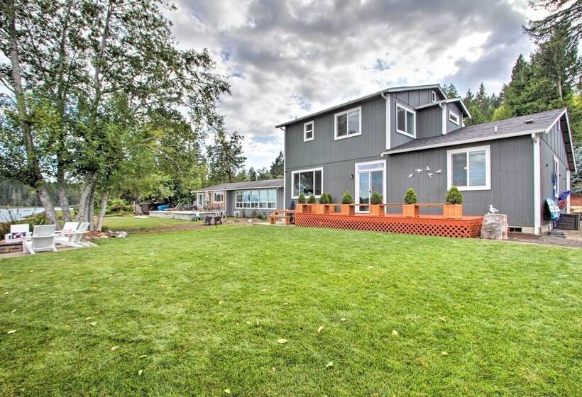 Waterfront Allyn Home With Fire Pit + 2 Kayaks!
