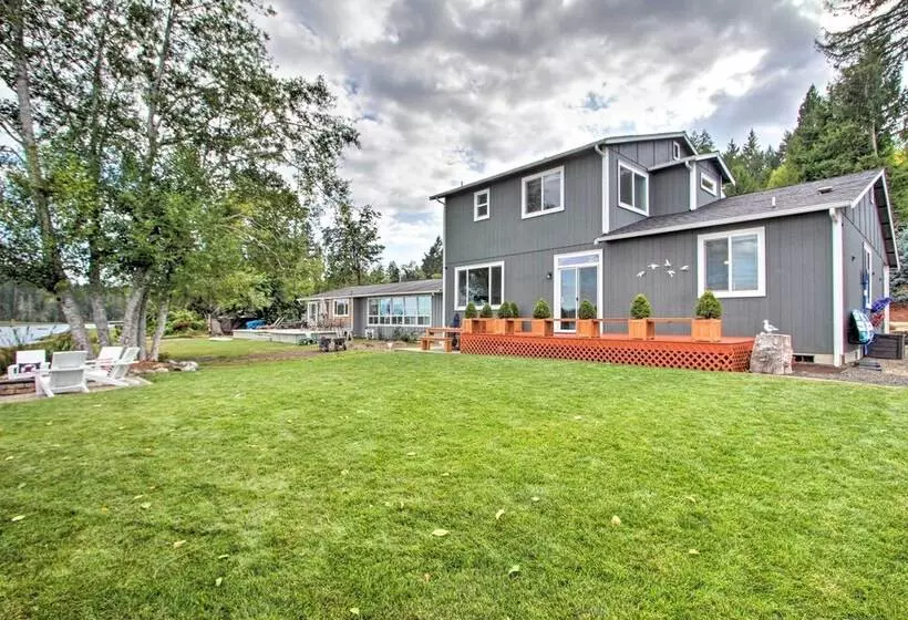 Waterfront Allyn Home With Fire Pit + 2 Kayaks!