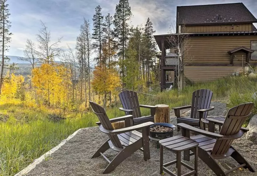 Winter Park Area Cabin, Hot Tub & Mountain Views!