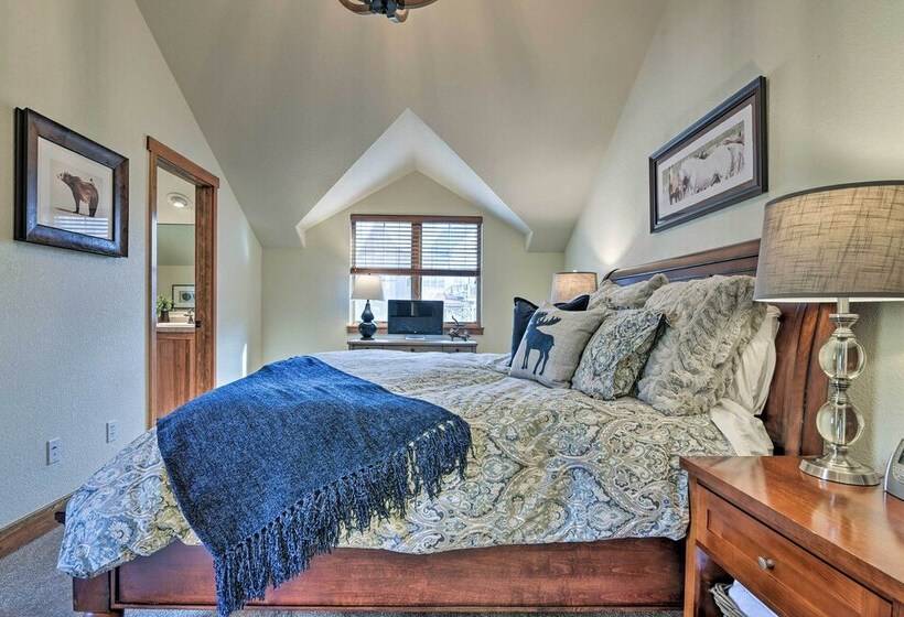 Winter Park Area Cabin, Hot Tub & Mountain Views!