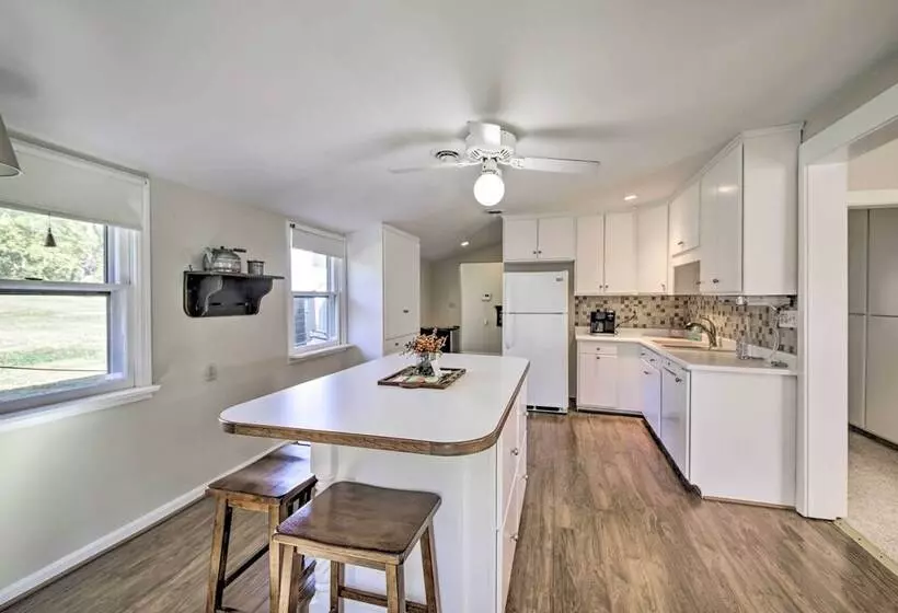 1872 Bethlehem Home W/ View Of Ohio River!