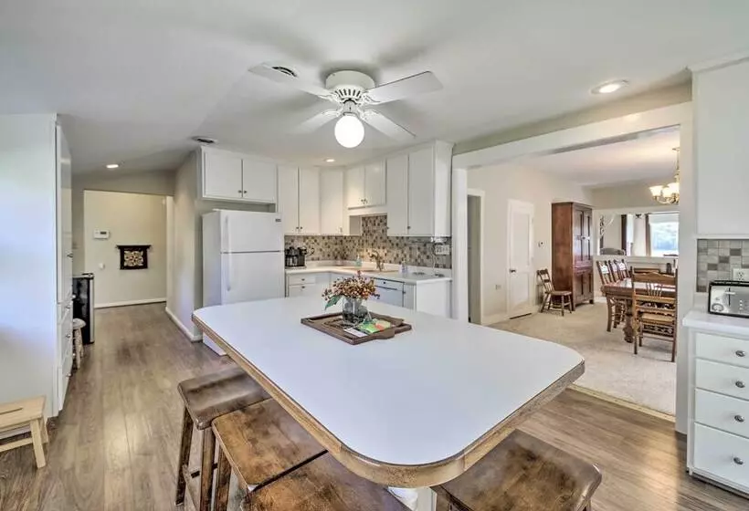 1872 Bethlehem Home W/ View Of Ohio River!