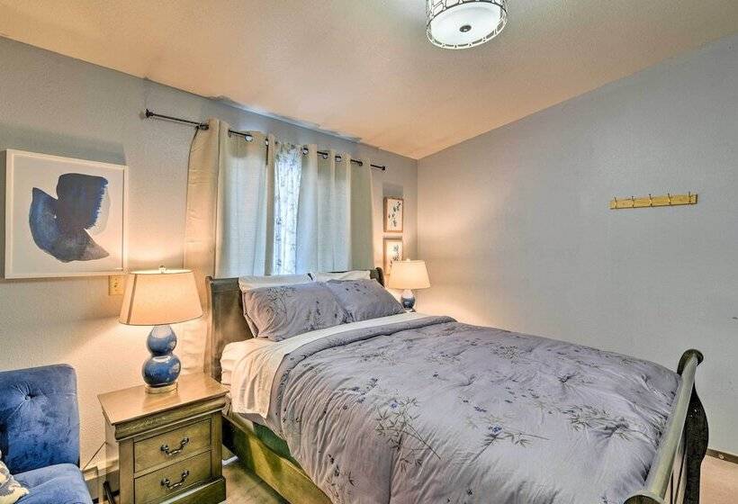 Near Downtown & Fishing: Anchorage Escape!