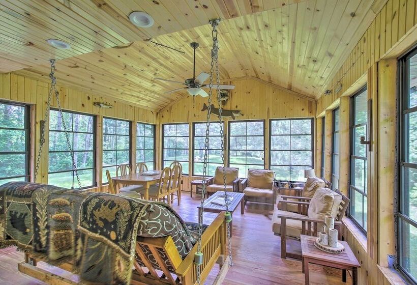 Cabin W/ Kayaks Situated On The Wisconsin River!