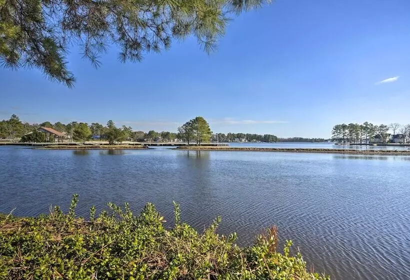 Carolina Lakes Family Home W/ Pool, Kayaks & Dock!