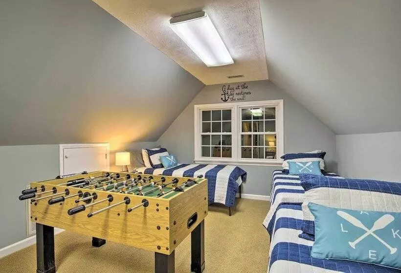 Carolina Lakes Family Home W/ Pool, Kayaks & Dock!