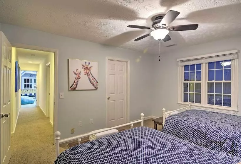 Carolina Lakes Family Home W/ Pool, Kayaks & Dock!