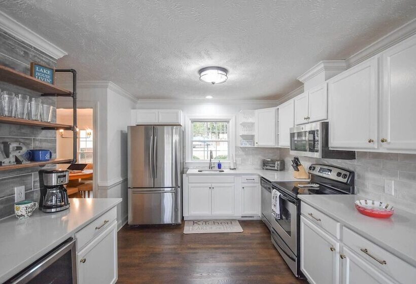 Carolina Lakes Family Home W/ Pool, Kayaks & Dock!