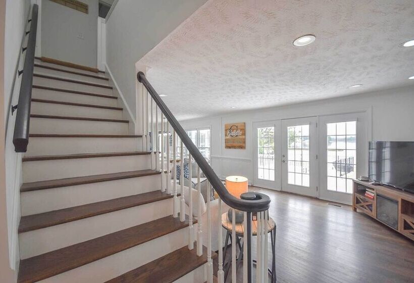 Carolina Lakes Family Home W/ Pool, Kayaks & Dock!