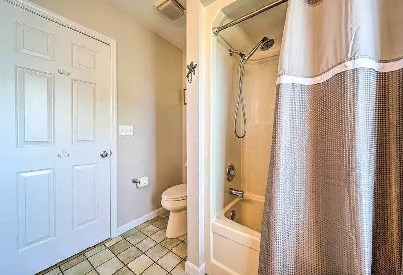 Coastal Hideaway ~ 1/2 Mi To Beach + Boardwalk!