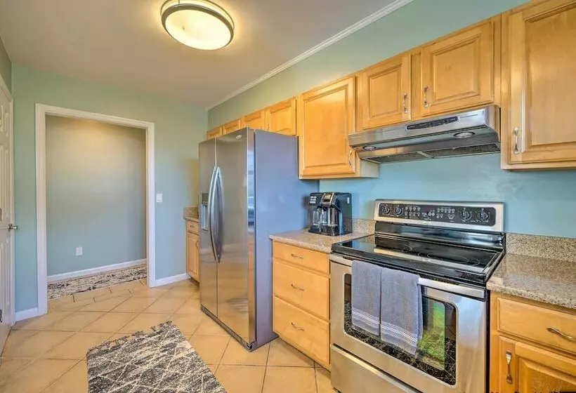 Coastal Hideaway ~ 1/2 Mi To Beach + Boardwalk!