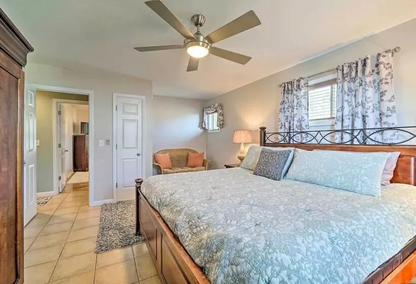 Coastal Hideaway ~ 1/2 Mi To Beach + Boardwalk!