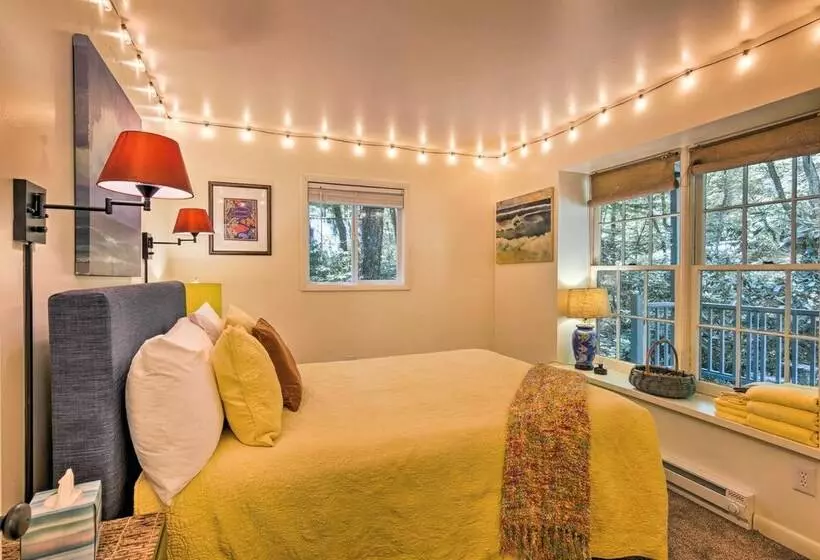 Boone Cottage W/ Fire Pit & On Site Creek!