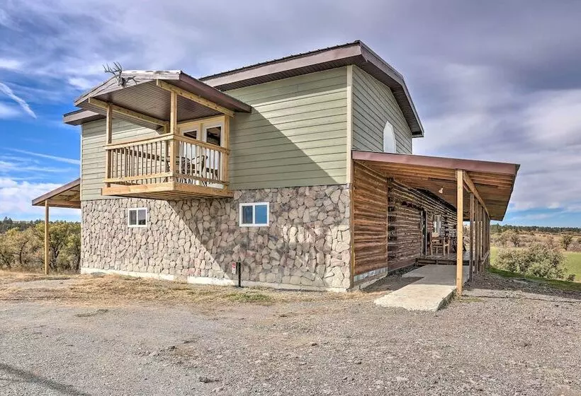 Secluded Belle Fourche Cabin: Group Friendly!