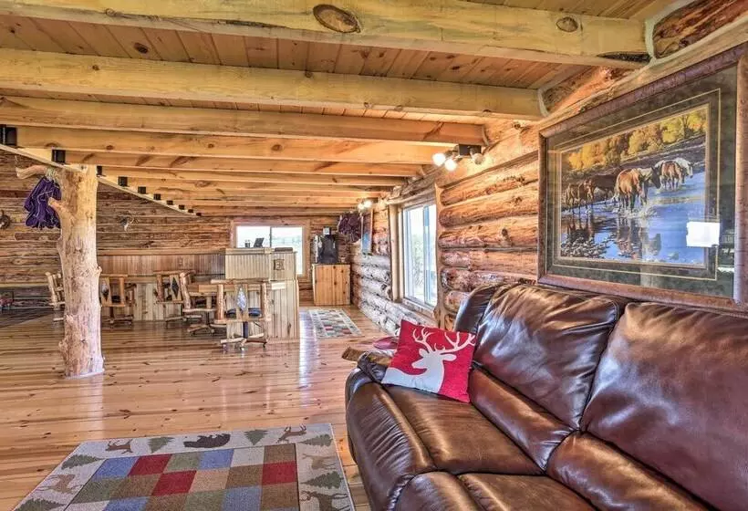 Secluded Belle Fourche Cabin: Group Friendly!