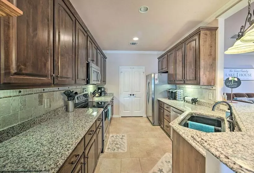 Private Dock & Sunset Views: Gun Barrel City Home