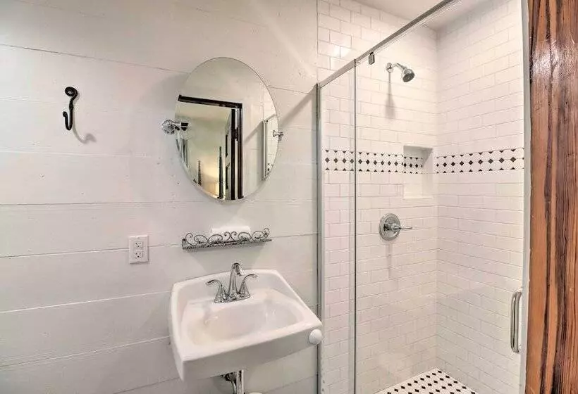 Historic Mountain Home Haven W/ Large Yard!