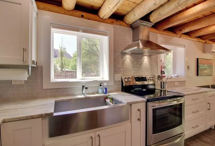 Jemez Springs Mountain Oasis   Hot Springs Nearby!