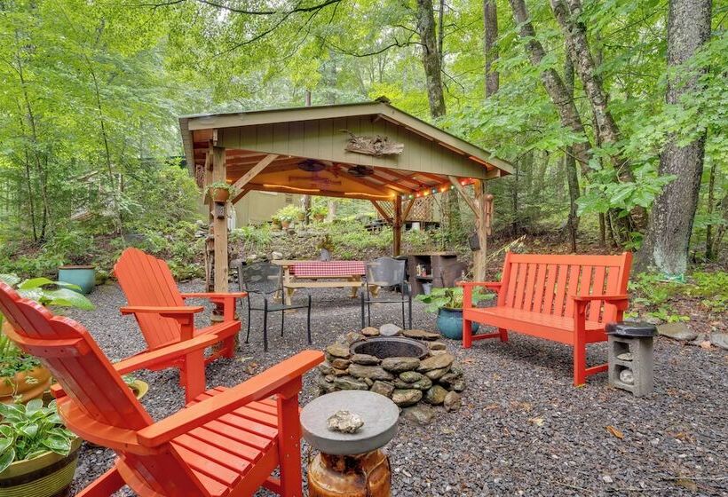 Lotsa Moose Lodge  Pisgah Forest Waterfall Cabin!
