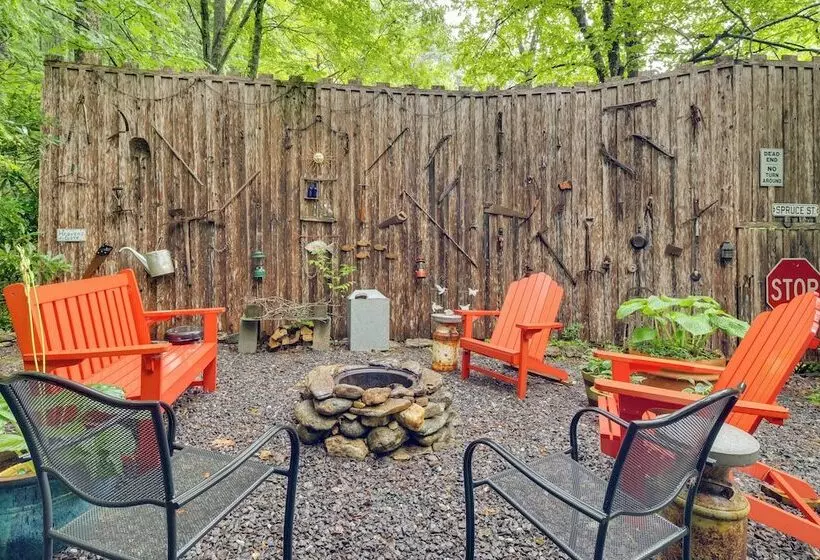 Lotsa Moose Lodge  Pisgah Forest Waterfall Cabin!