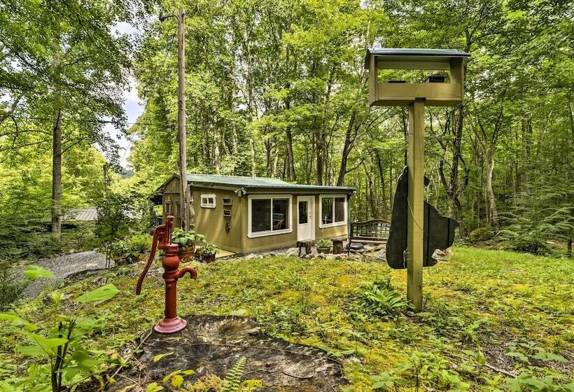 Lotsa Moose Lodge  Pisgah Forest Waterfall Cabin!