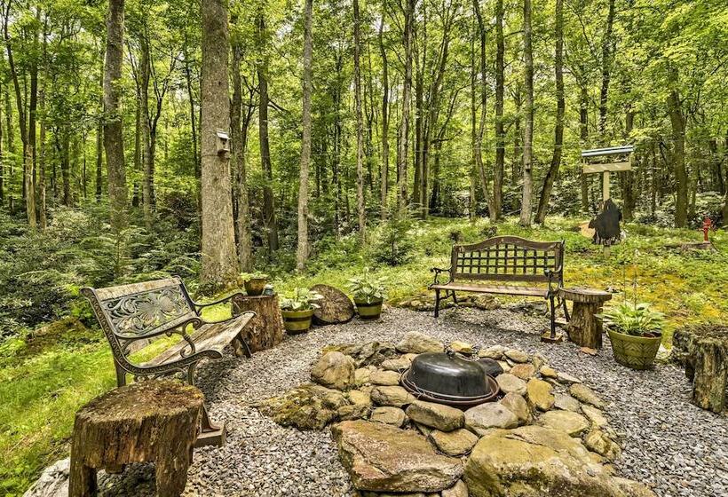 Lotsa Moose Lodge  Pisgah Forest Waterfall Cabin!