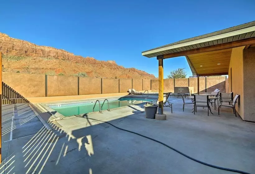 Mountain View Moab Home W/ Pool & Hot Tub Access!