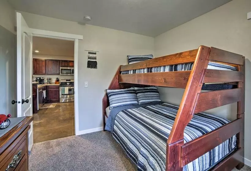 Mountain View Moab Home W/ Pool & Hot Tub Access!