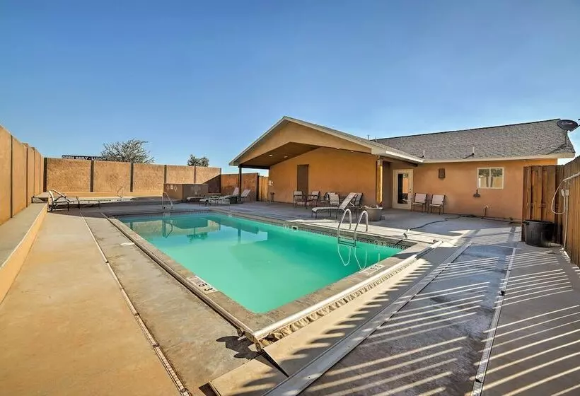 Mountain View Moab Home W/ Pool & Hot Tub Access!