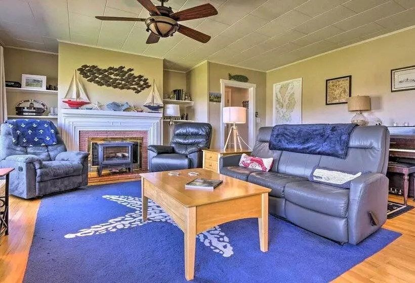 Nautical Lubec Cottage W/ Fire Pit & Grill!