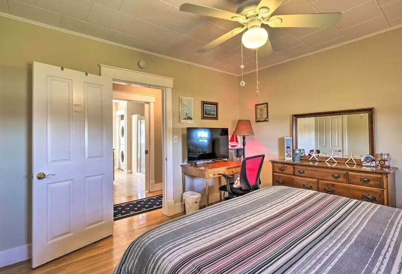 Nautical Lubec Cottage W/ Fire Pit & Grill!