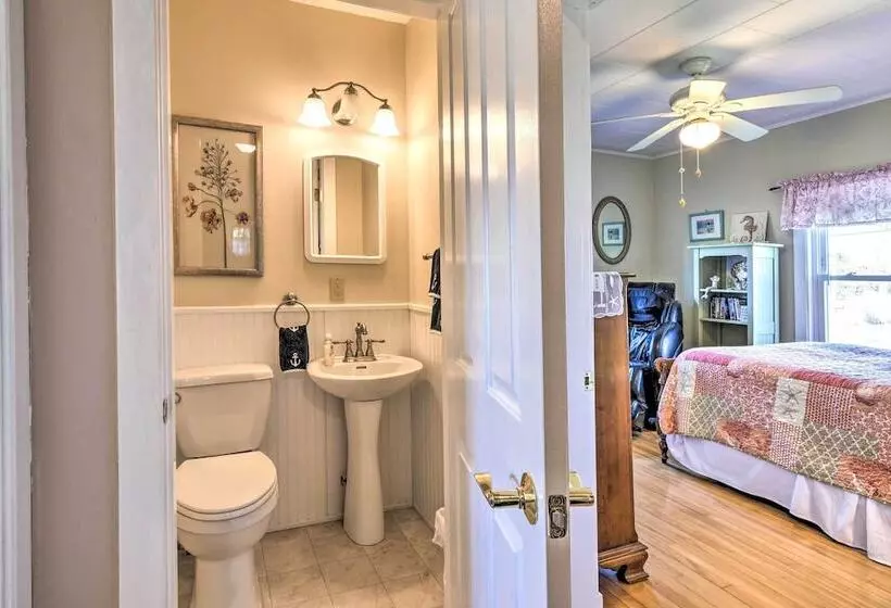 Nautical Lubec Cottage W/ Fire Pit & Grill!