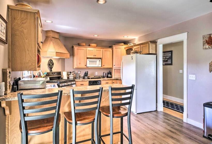 Nautical Lubec Cottage W/ Fire Pit & Grill!