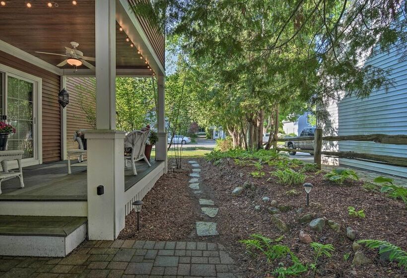 Northwest Michigan Duplex: 1/2 Mi To Lake Michigan