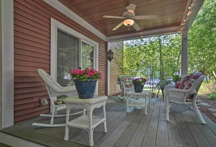 Northwest Michigan Duplex: 1/2 Mi To Lake Michigan