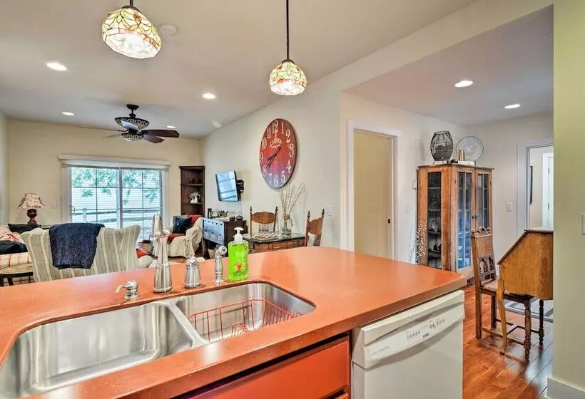 Northwest Michigan Duplex: 1/2 Mi To Lake Michigan